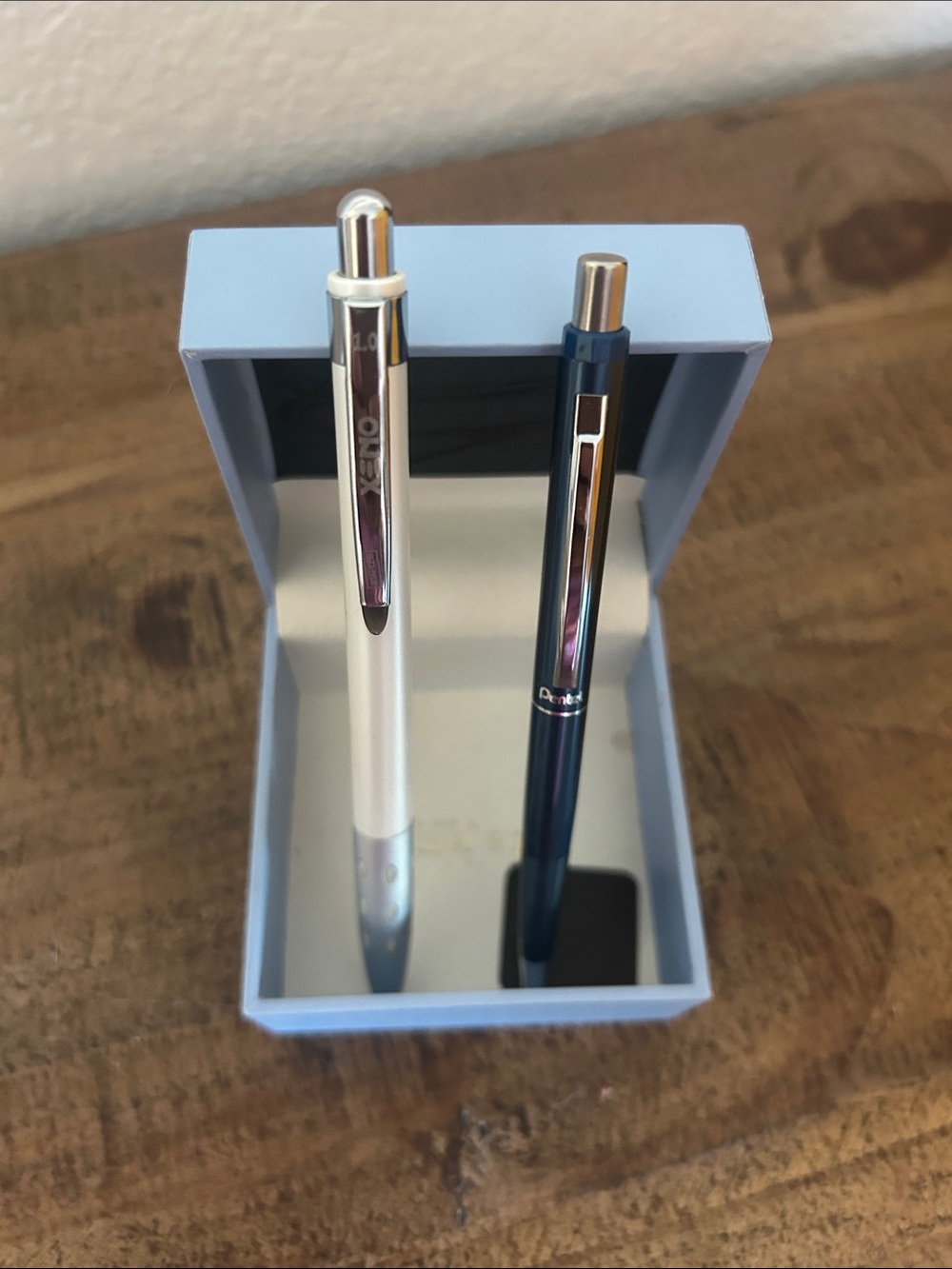 2 pens